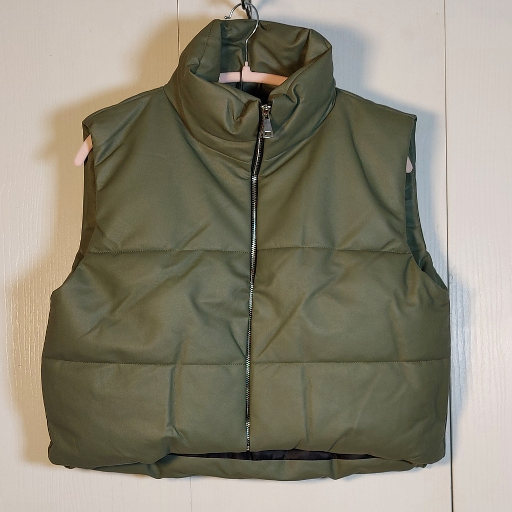 PrettyLittleThing NWT Olive Faux Leather Drop Hem Gilet Puffer Vest Size XL Tall - Picture 3 of 12
